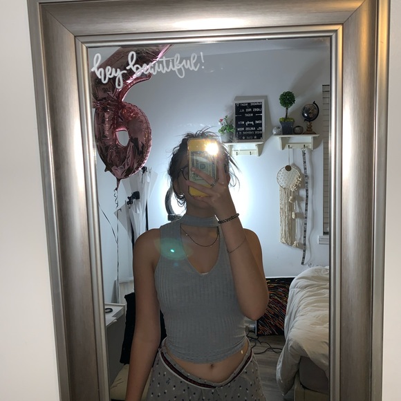 grey tank top/ crop top - Picture 3 of 4